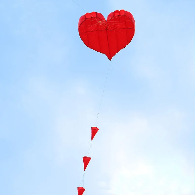 Любовь змей в форме сердца Мягкий надувной для детей audlts с длинными фалдами на