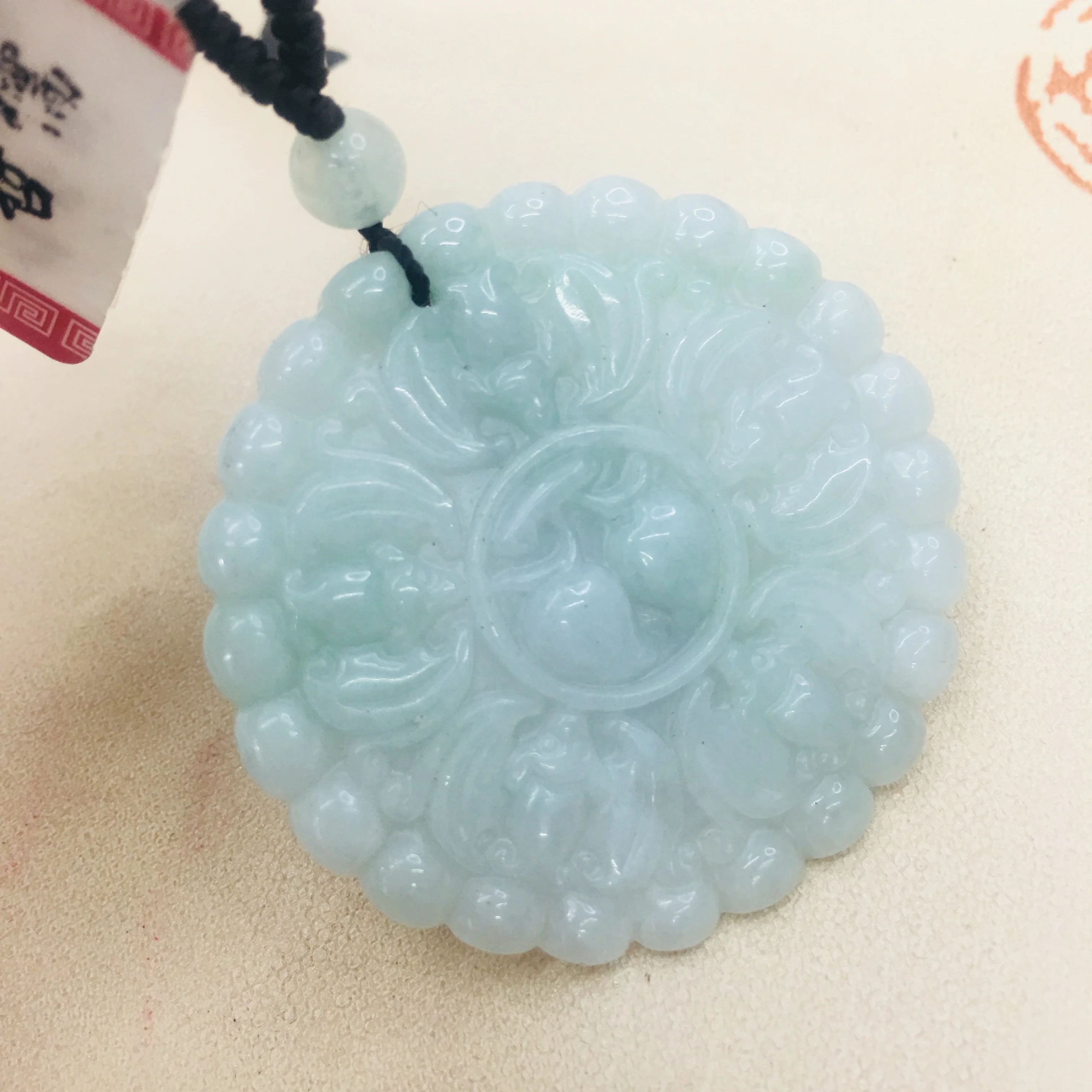 

Натуральный бирманский Изумрудный нефритовый круглый кулон счастливого удачи летучая мышь подходящая Нефритовая Трехцветная бусина ожерелье для мужчин и женщин свитер