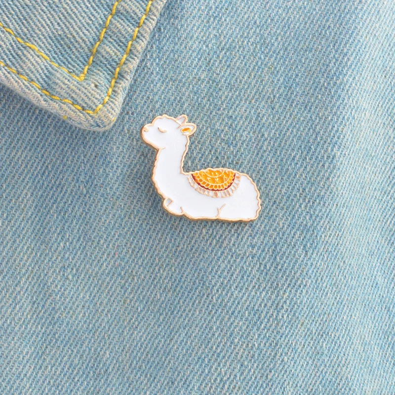

Mini Cartoon Jewelry Dongmanli Baby Llama Metal Animal Enamel Pins Alpaca Pin Badge Brooches For Women Men