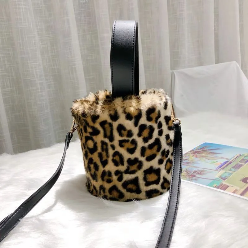 Leopard Осенне-зимняя сумка-мешок из искусственного меха,, Южная Корея, женский маленький пушистый мешок, леопардовая сумка-мессенджер, Роскошная искусственная меховая сумка - Цвет: Leopard