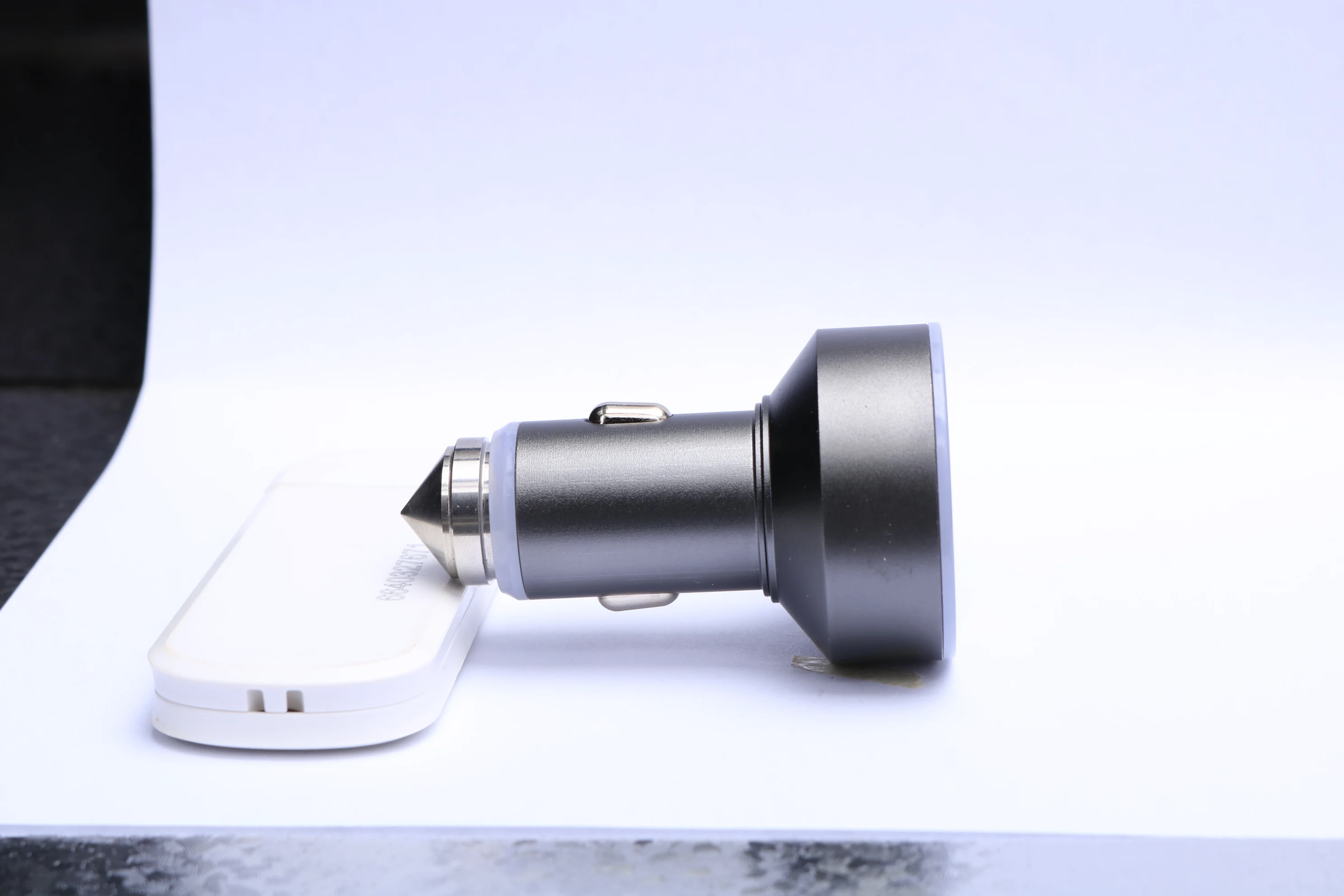 Автомобильное зарядное устройство многофункциональный USB прикуриватель с одним