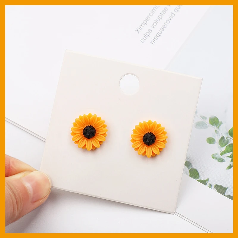 

Trend Daisy Mini Pin Cute Decorate Badge Anime Pins For Clothes Backpack Brooch Personality Charms Kawaii Jewelry Couple Gift