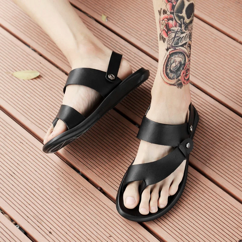 

2020 Summer fashion Men Sandals black Genuine leather Roman style sandals everyday outdoor Driving sandals beach swimming shoes