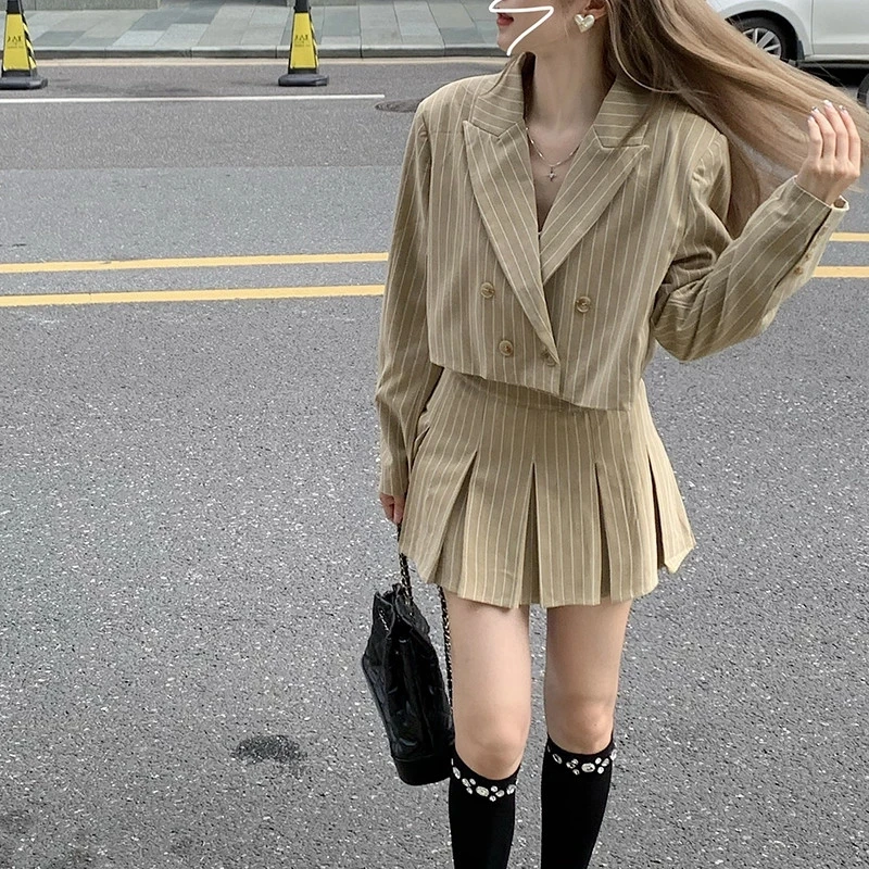 

Autumn Striped Short Blazer Women's Skirt Suit Khaki Striped Short Blazer And Pleated A-line Skirt Two-Piece Women's Clothi