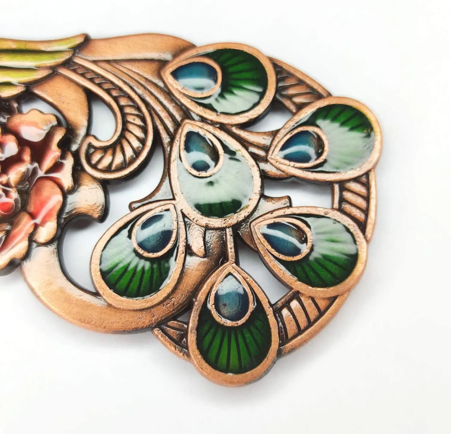 

Corkscrew-European Composite Golden Rose Peacock Wine Opener Fashion Creative Magnet Beer Corkscrew Mother's Day Gift