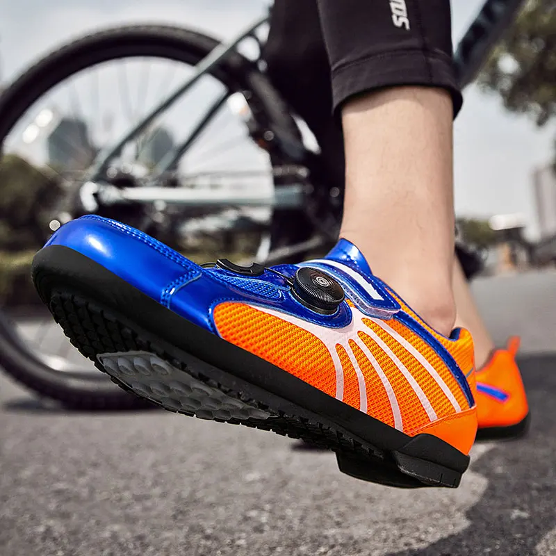 

2021 Latest Couple Mountain Bike Shoes Men's Outdoor Sports Self-Locking Non-Slip Mountain Sports Shoes Bicycle Shoes 36-47 Size