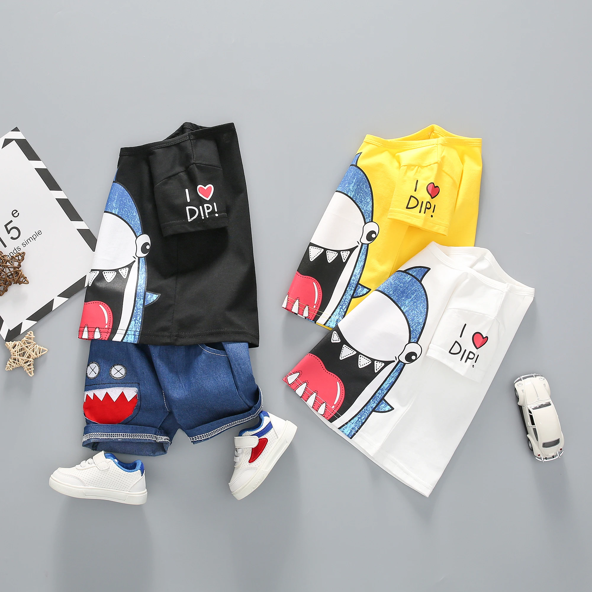 Комплект из 2 предметов футболка с мультяшной акулой короткие штаны джинсовый