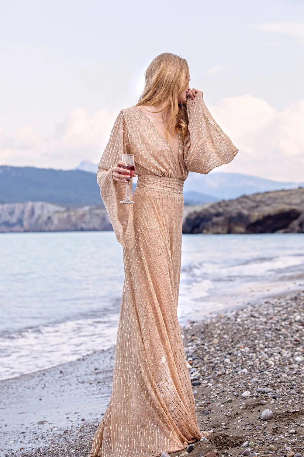 

Linglewei New Spring and Summer Women's Dress sexy Deep V-neck Long sleeves Patchwork Backless Sequins dress