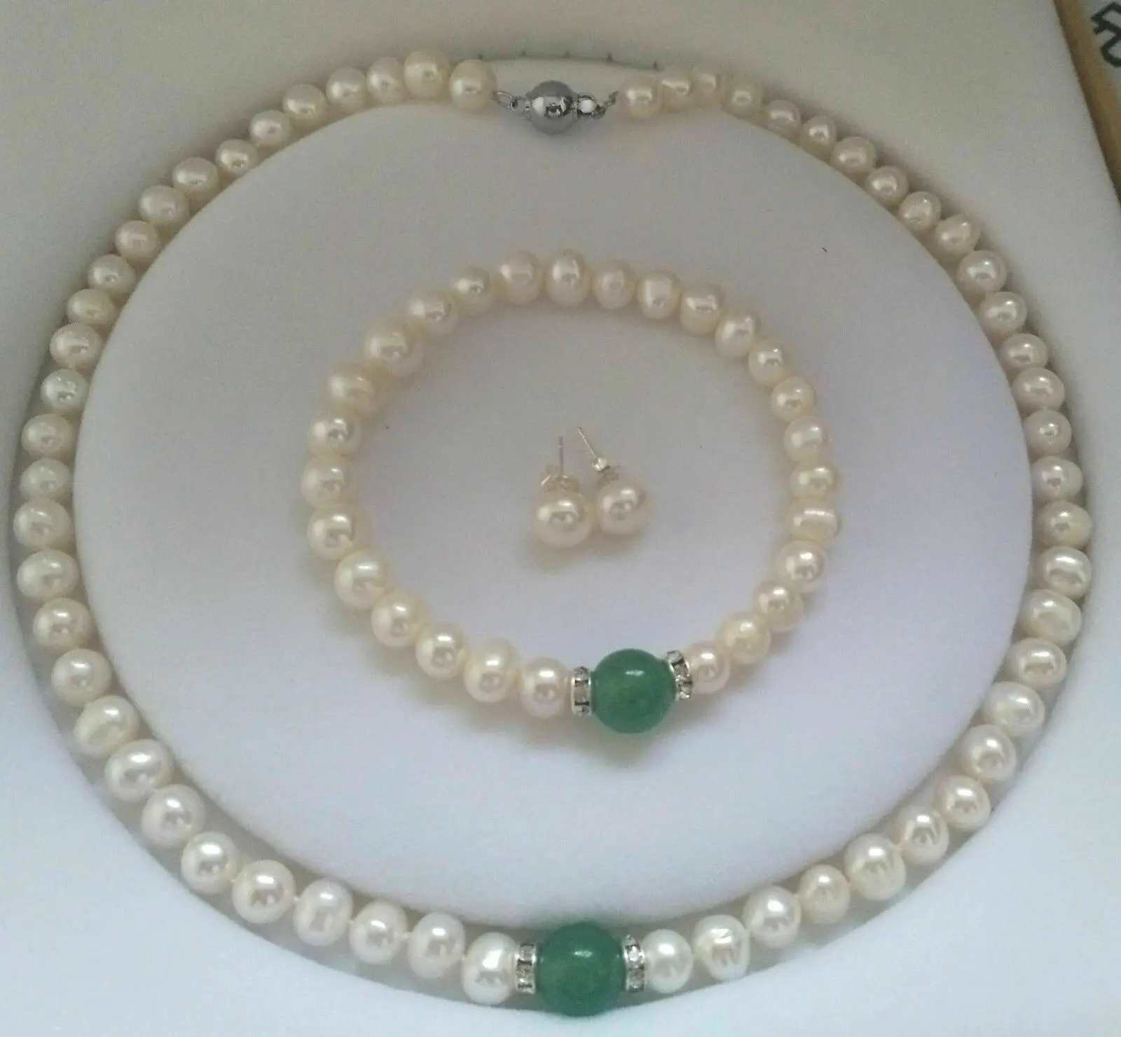 

8-9mm White Cultured Pearl &Green Emerald Bracelet Necklace Earrings set