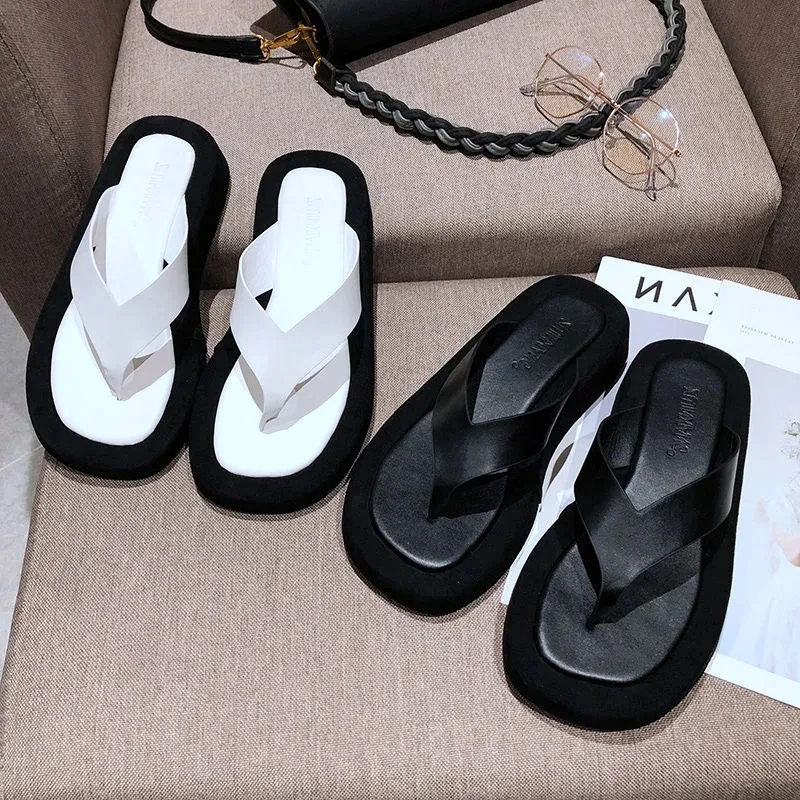

2021 Summer New Fashion Black And White Mixed Color Thick-Soled Flip Flops Female Brand Designer Slippers Beach Shoes Leisure