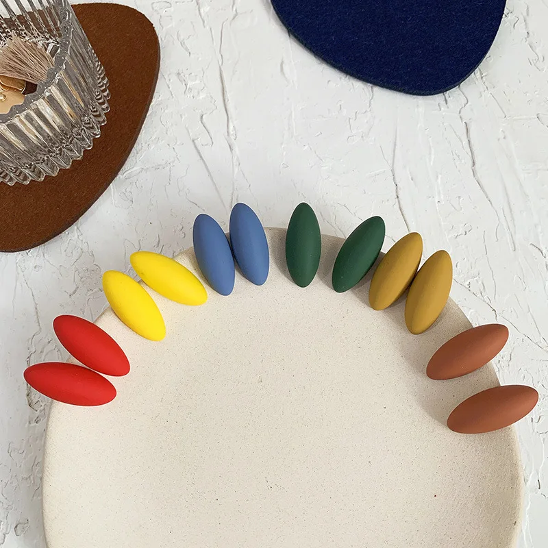 

Morandi Color Stud Earrings for Girls Acrylic Resin Girl Earrings Oval Frosted Rubber Earrings Korean Cute Earrings Women