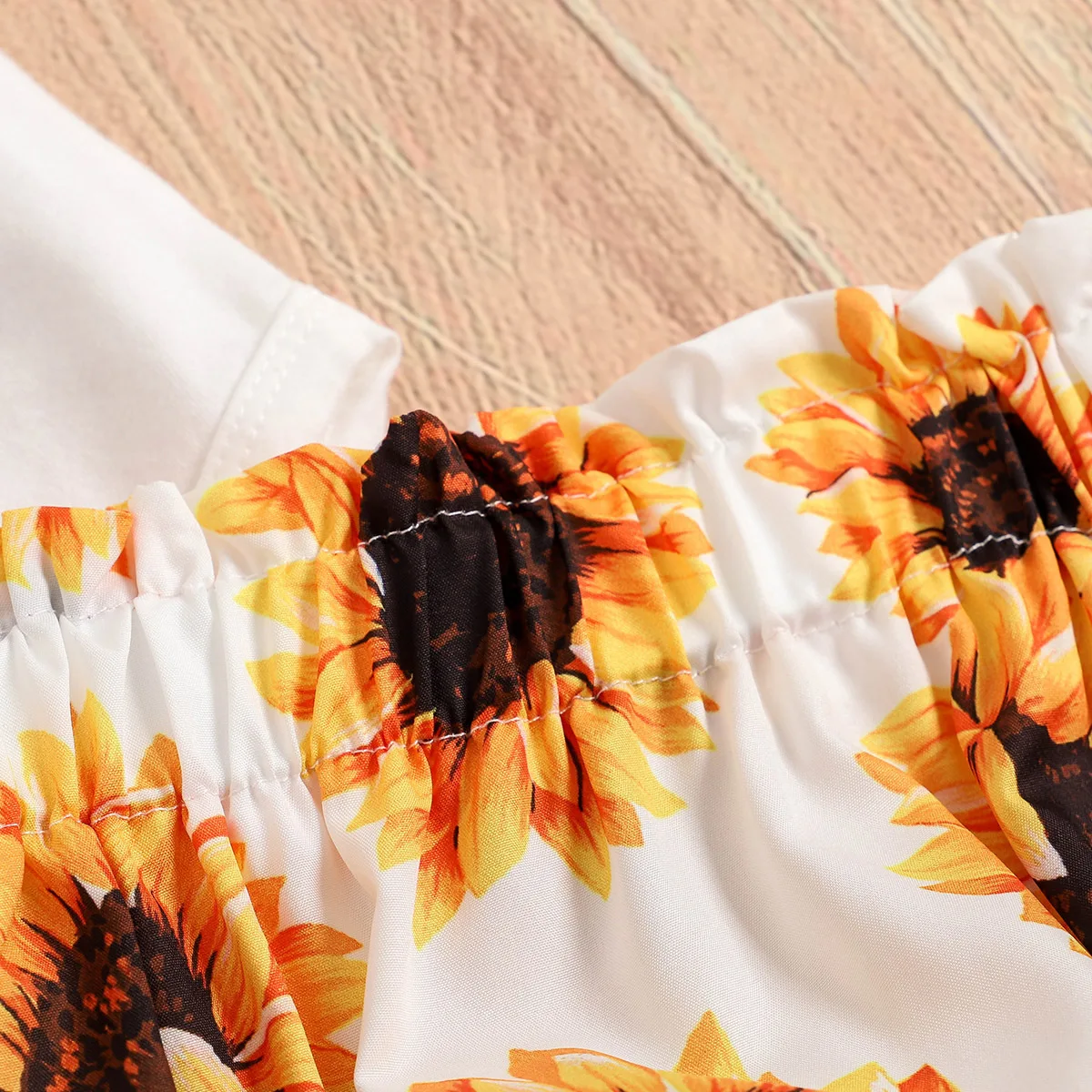 

0-24M Fashion Two-piece Summer cool short-sleeved shorts Boy Girls Letter Printed White Top+Sunflower Shorts Value Two Piece Set