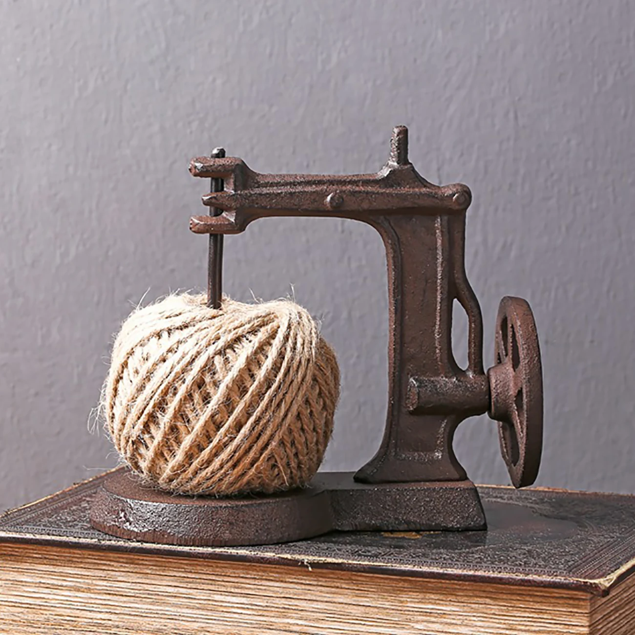 

Iron Hemp Rope Rack Retro Sewing Machine Winder Practical DIY Props Handicrafts Grocery Florist Japanese Garden Ornaments