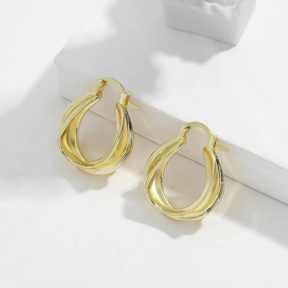 

Girlgo Novo Gold Colour Hoop Earrings Romantic Style For Wemon Exquisite Luxury Girlfriend Gifts Ear Bijoux Jewelry Wholesale