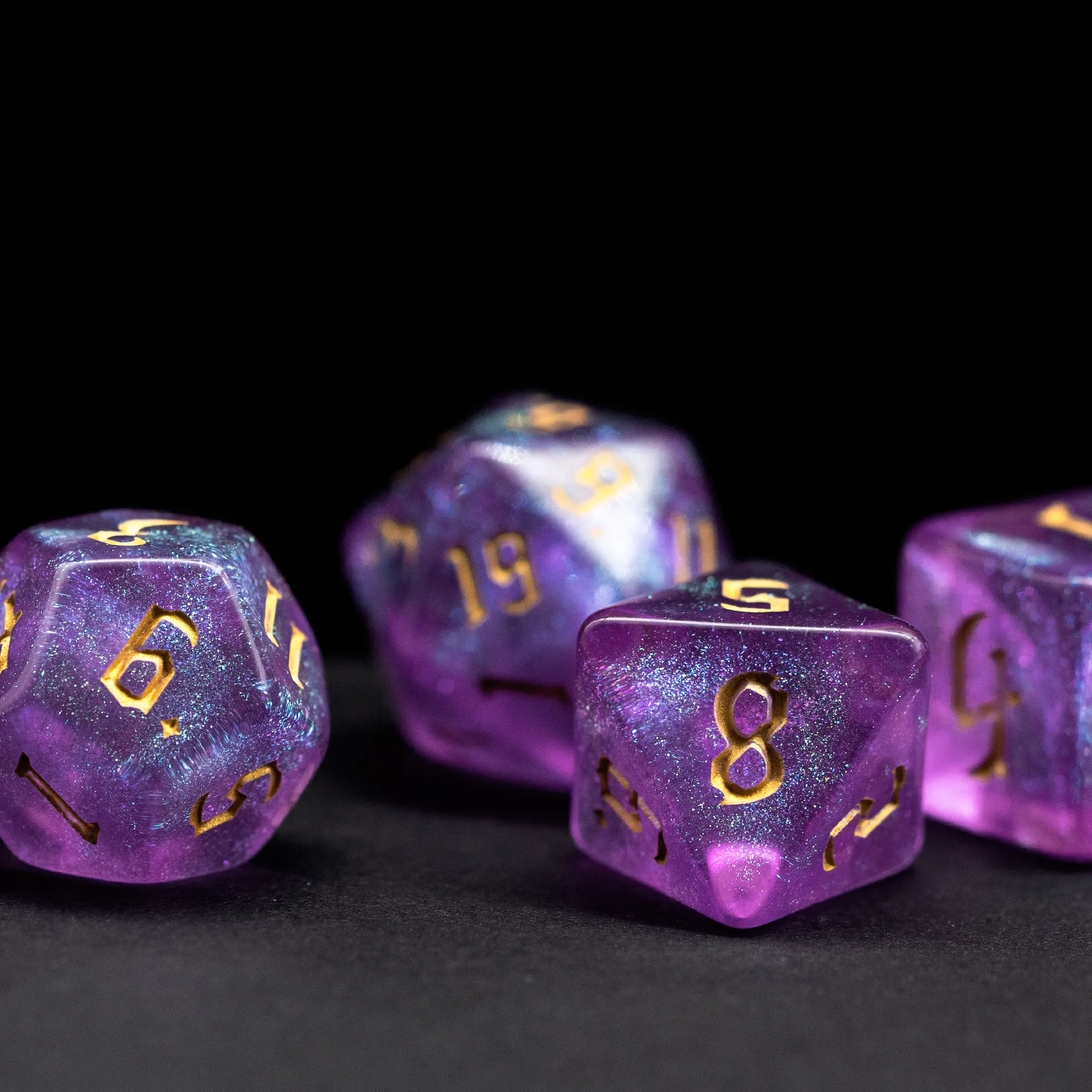 Новинка 7 шт./компл. серп шрифт семейный набор D4 ~ D20 полигедрические кости для
