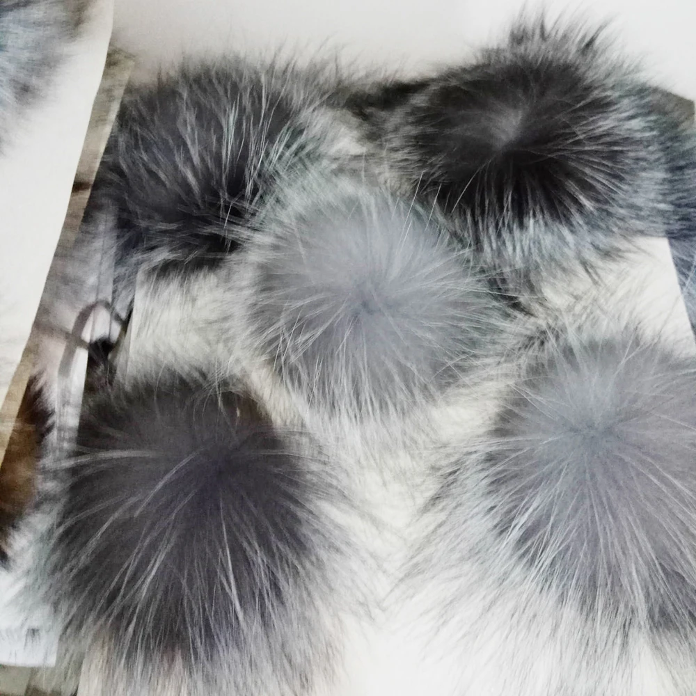 Помпоны из натурального Лисьего меха в стиле Баттон помпоны лисьего натуральный