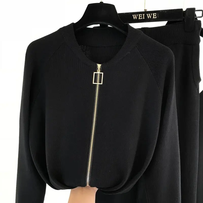 Женский трикотажный кардиган ALPHALMODA комплект из трех предметов жилет на цепочке и