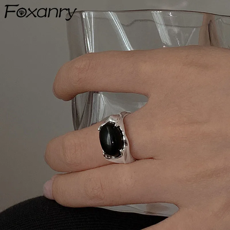 

FOXANRY 925 Sterling Silver Rings for Women Trendy Elegant Vintage Simple Design Sweet Black Shell Punk Party Jewelry Lover Gift