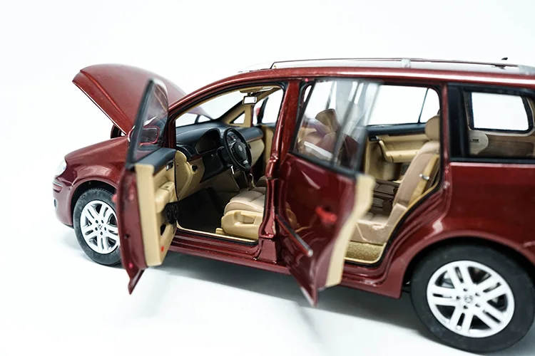 Оригинальная коробка 1:18 Высокая тщательно VW TOURAN MPV Субару Outback сплавочная модель автомобиля статические металлические модели автомобилей для Коллекционные вещи подарок