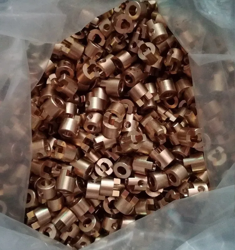 модель лодки из латуни и меди