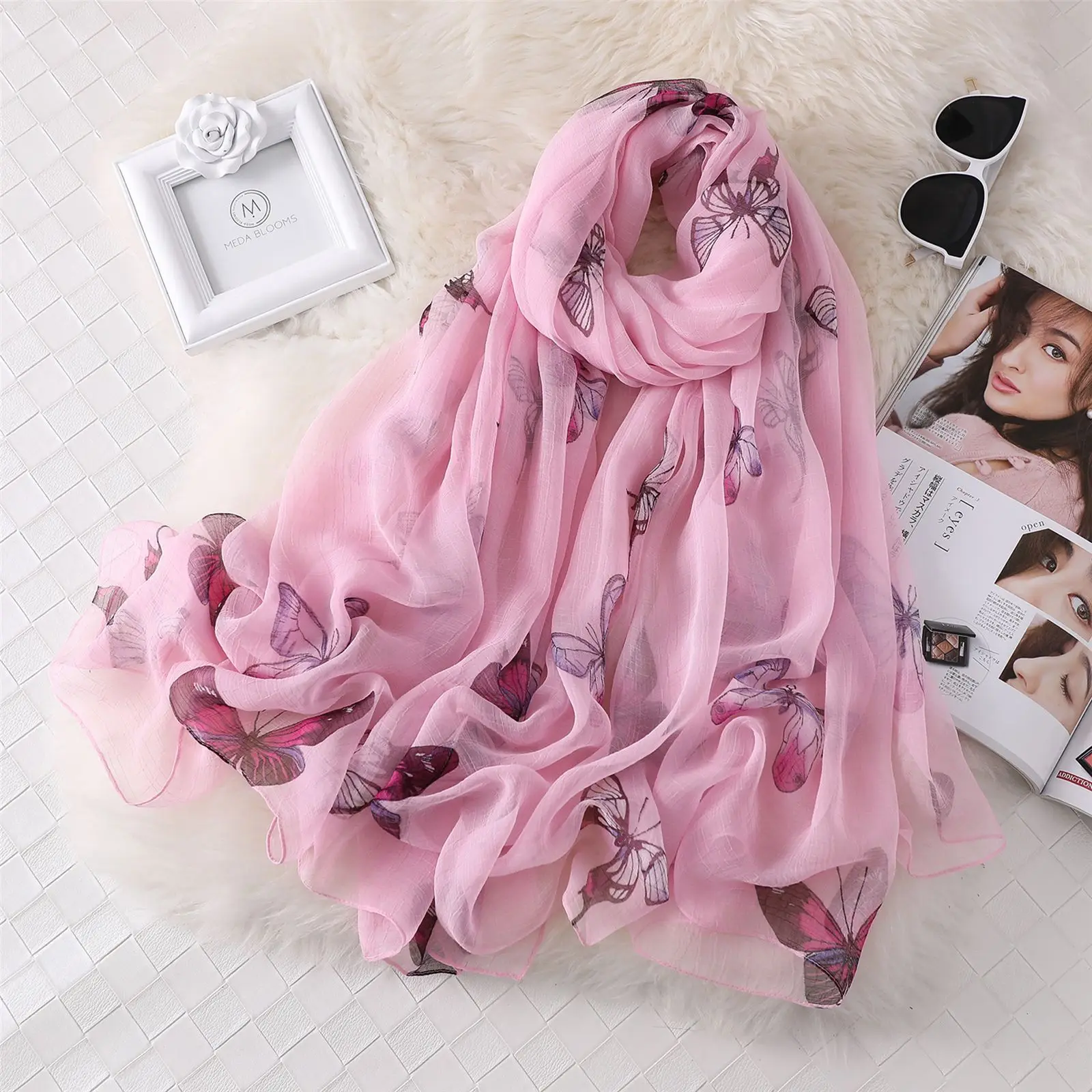 Платок Шелковый женский двойного назначения с принтом бабочек пляжное полотенце