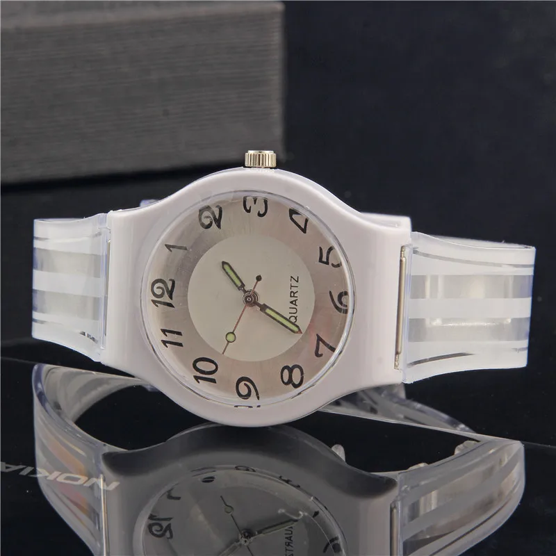 Часы наручные женские кварцевые с резиновым ремешком люксовые повседневные