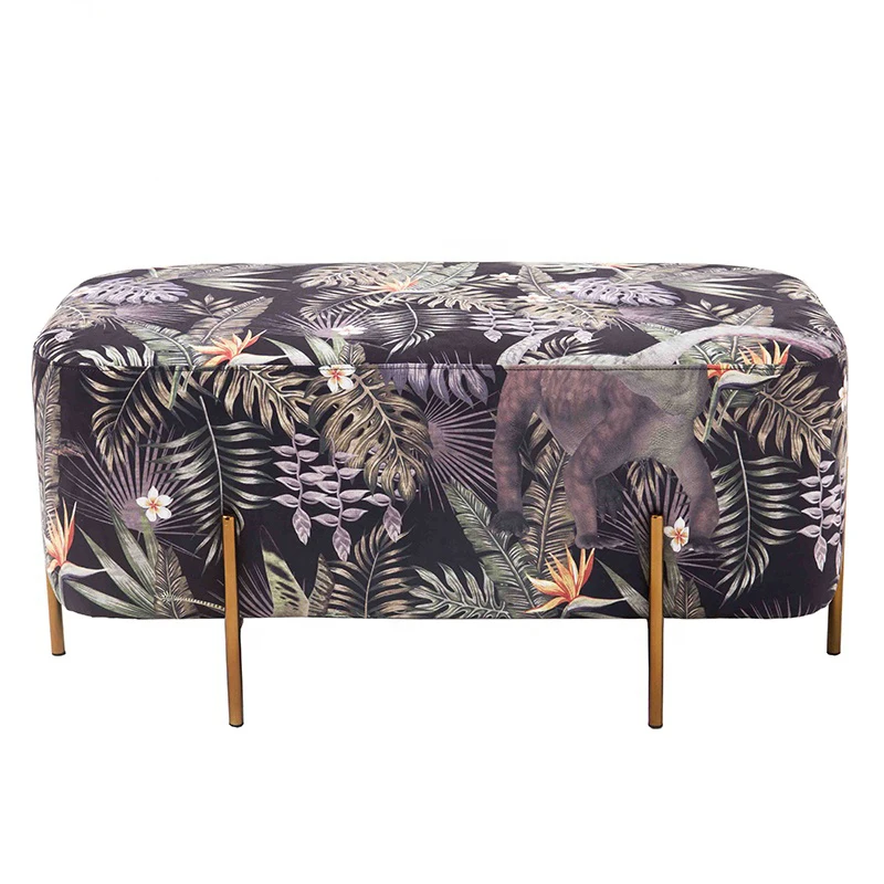 

Специальный дизайн, металлические ножки, длинный табурет для гостиной