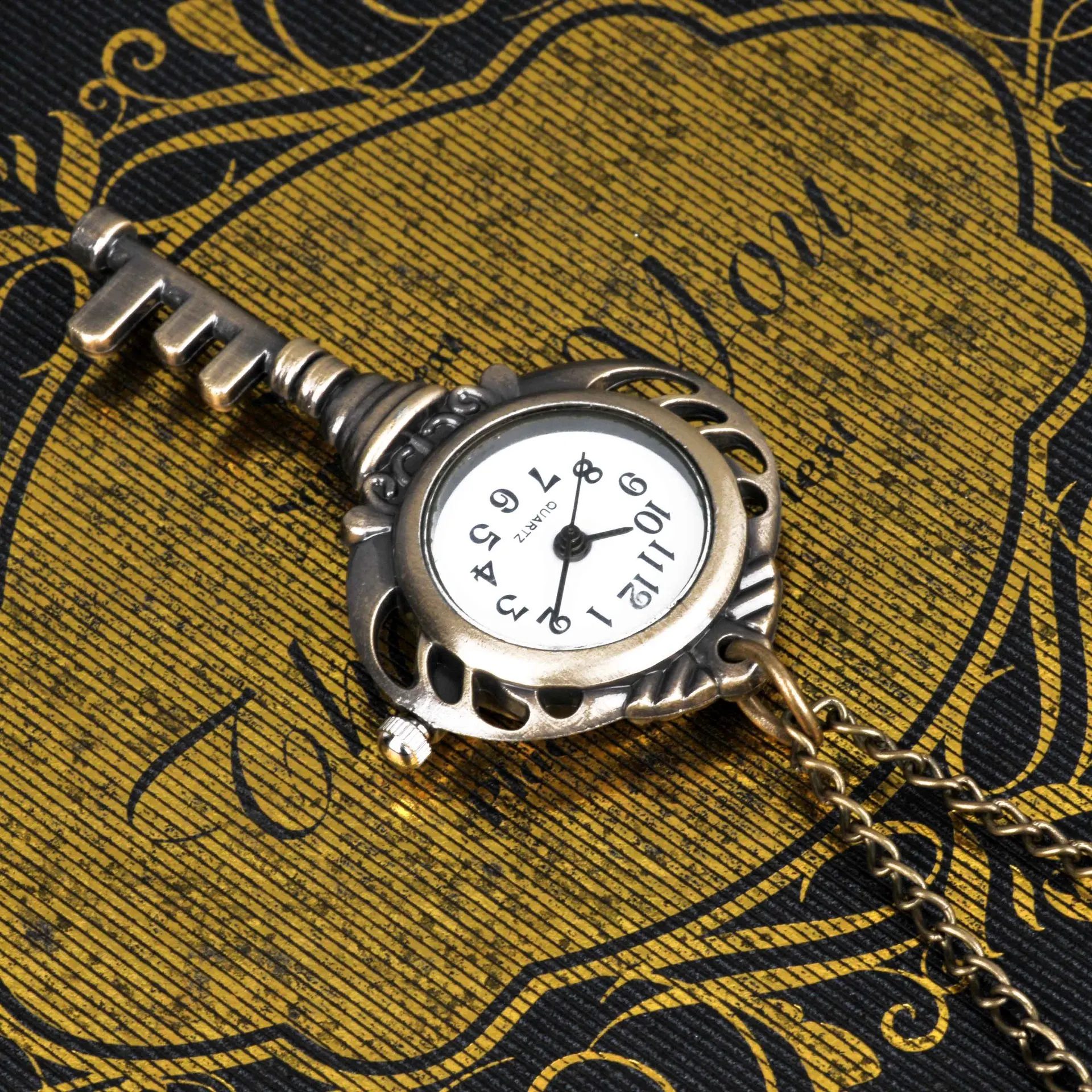 7053 маленькие кварцевые карманные часы Бронзовый ключ Ретро индивидуальный