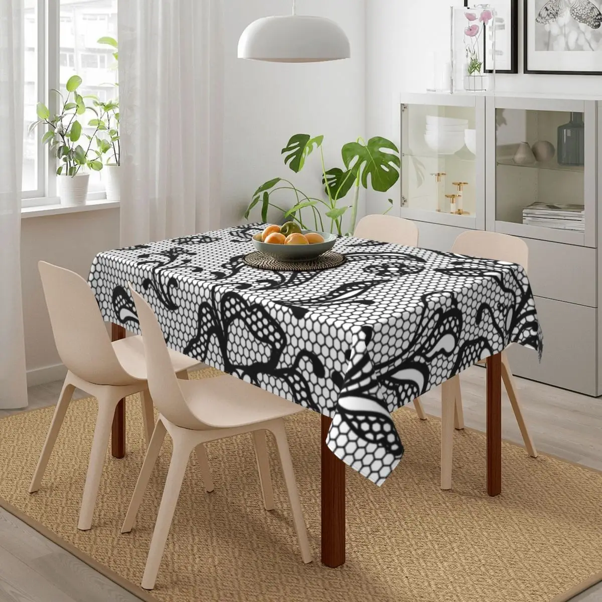 Черная кружевная скатерть на белом фоне прямоугольная для журнального столика