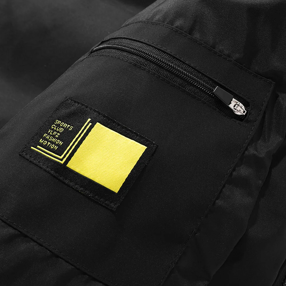 Жилет мужской с хлопковой подкладкой белый без рукавов воротником-стойкой