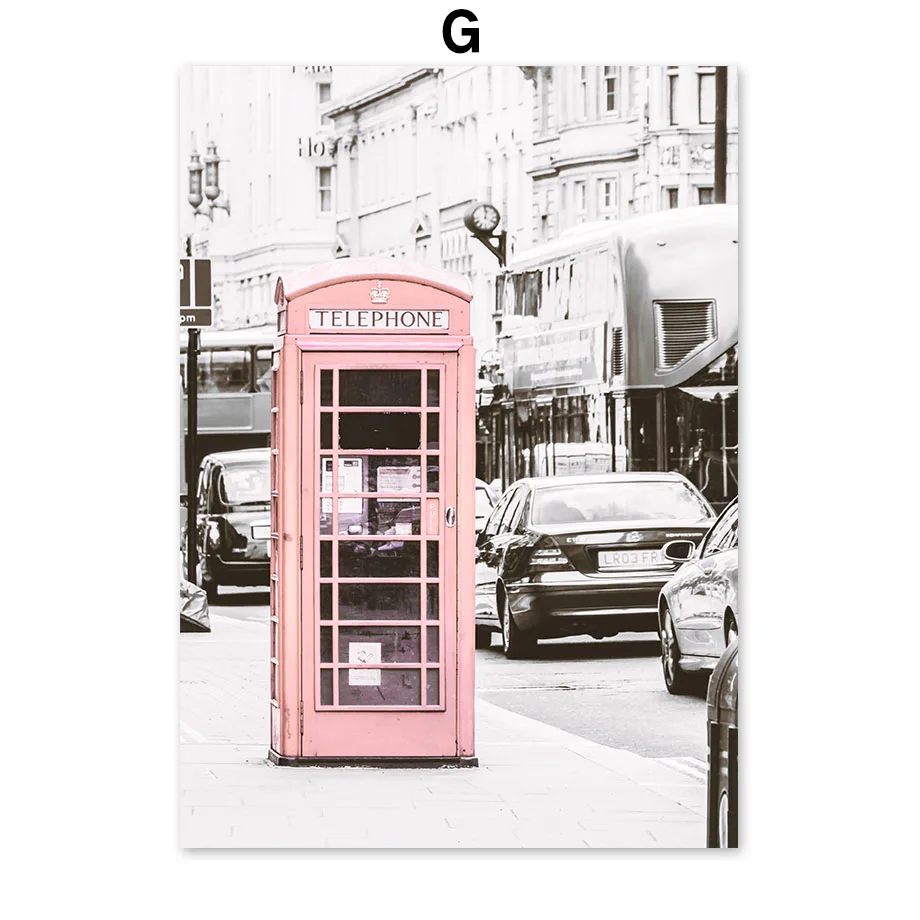 Настенная картина в розовом стиле с изображением маленького города на холсте