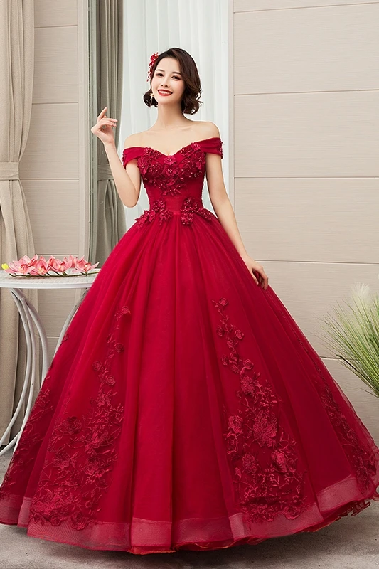 

Princess Red Quinceanera Dress with Lace Applique V Neck Sweet 16 Dress Plus Size Short Sleeve Masquerade Ball Gown Prom Dress