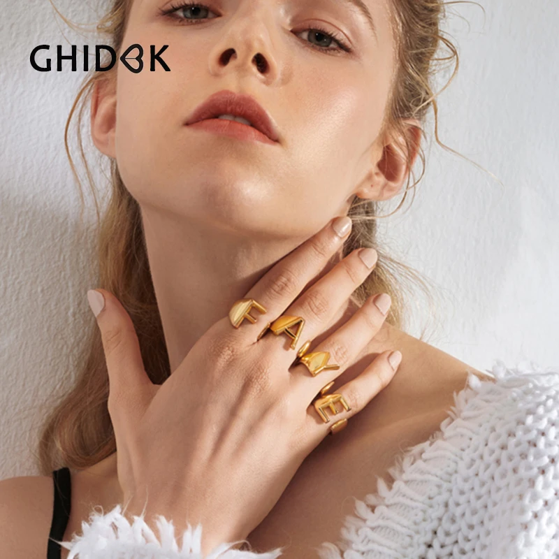 GHIDBK персонализированные массивные широкие начальные кольца женские минималистичные золотые буквы Открытое кольцо ручной работы уникальный стиль регулируемое кольцо
