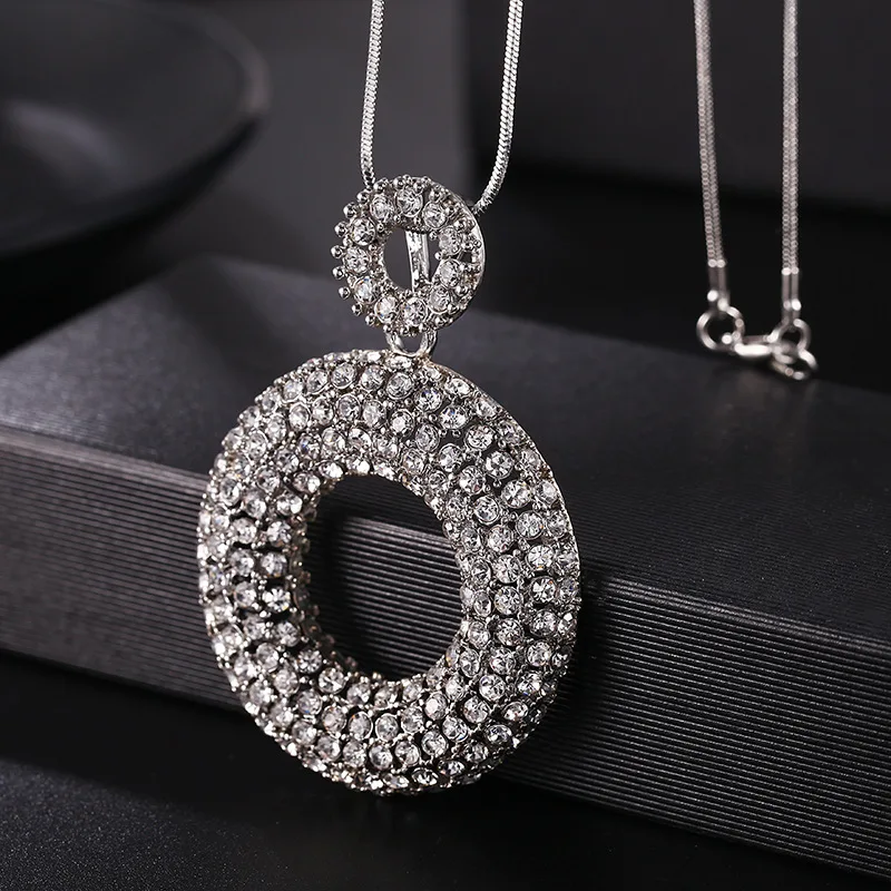 

Geometric Full Crystal Hollow Round Pendant Necklace For Women Classic Dress Sweater Shopping Party Accessories
