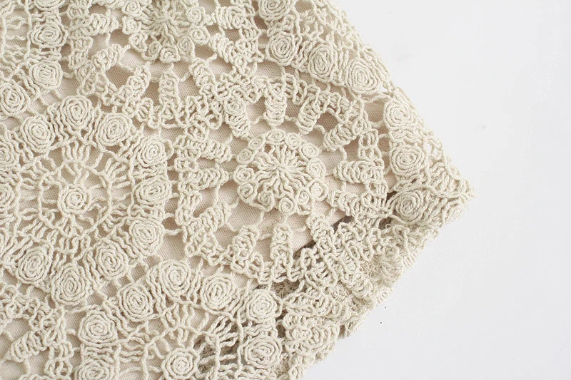 

KBAT Woman 2021 Cut Out Elegant Summer Women Jumpsuit Sleeveless Jumpsuit Woman Crochet Knitwear Short Female Jumpsuit