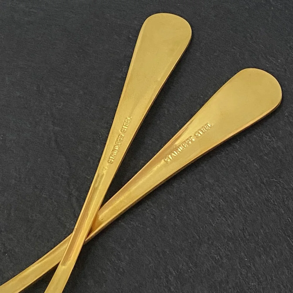 Набор столовых приборов черного и золотого цвета столовая посуда 4 шт. 18/10