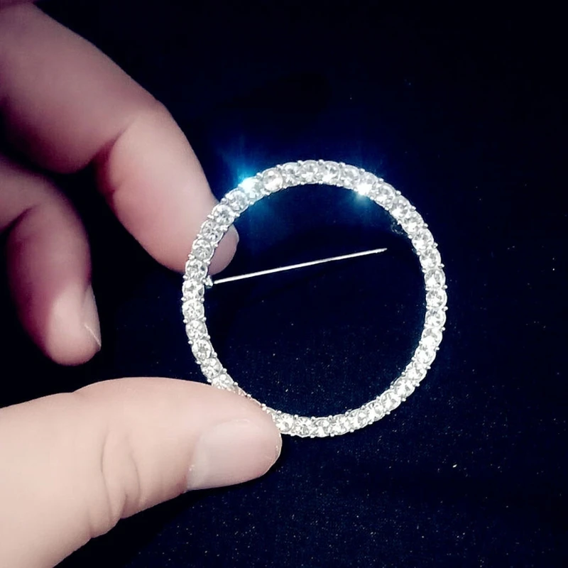 

Round Crystal Glasses Holder Brooch Reading Glasses Holder Brooch Pin for Women 83XF