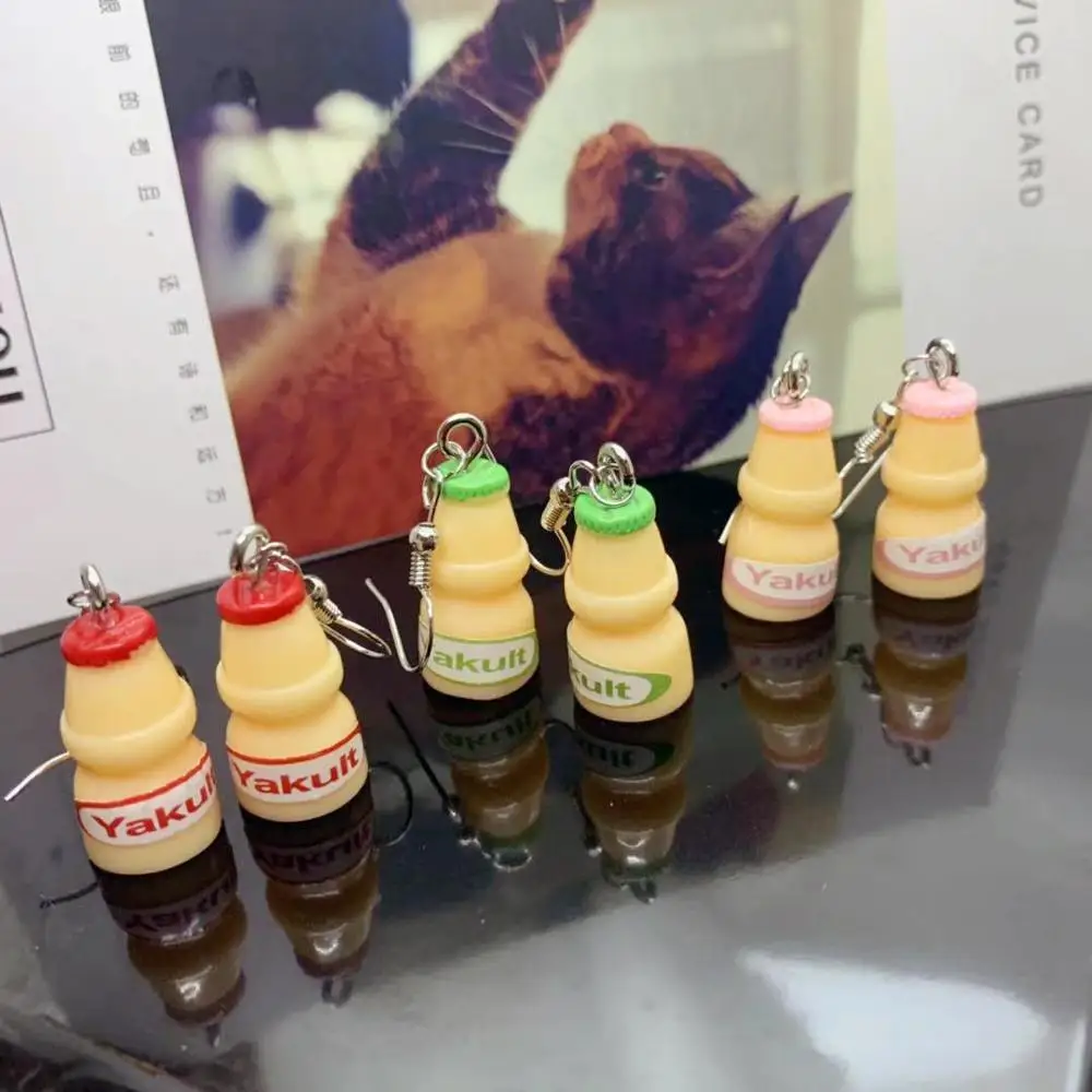 Милая бутылка минеральной воды яко стиль простой темперамент забавные Серьги