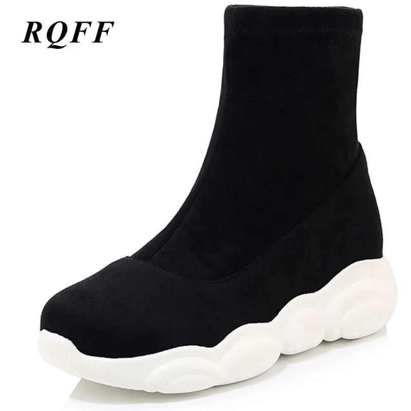 Женские ботильоны без застежки черные однотонные ботинки из флока на высоком