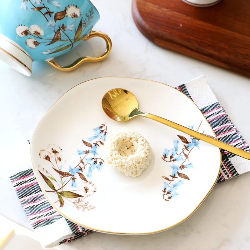 

Porcelain Coffee Cup And Saucer Set European Fashion Gold Handle Afternoon Tea Cup Delicete Household Ceramic Coffee Cups EA6BYD