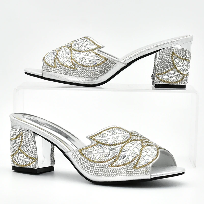 Последняя Щепка Цвет в комплекте комплект из обуви и сумки украшенные стразы