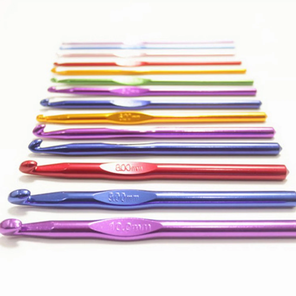 

1PC Metal Knitting Needles Crochet Hook Weave Crochet Needles Convenient Portable Sewing Needle Random Color Fashion Tool