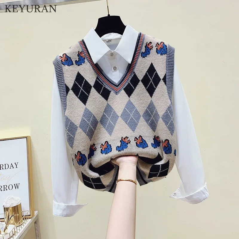 

2021 Spring and Autumn New Women Vintage Argyle Jacquard V-neck Sweater Vest Ladies Fashion Sleeveless Knitted Waistcoat Tops