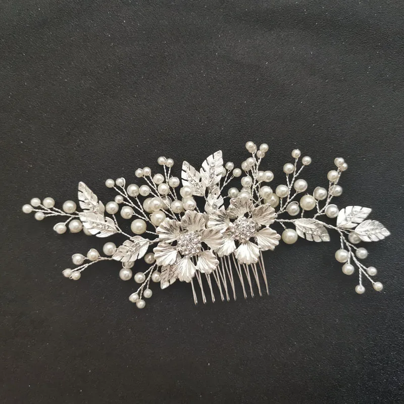 Свадебная расческа для волос SLBRIDAL серебряного цвета Стразы с жемчугом и цветком
