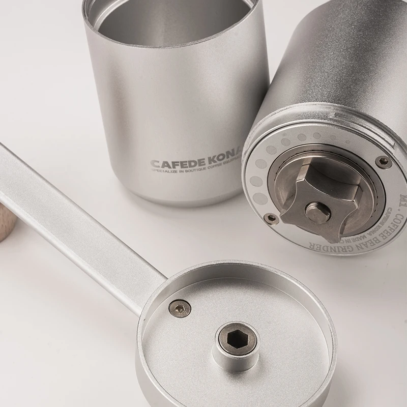 売る Cafedekona手動コーヒーグラインダーポータブルハンドミルデュアル軸受修正中央シャフトステンレス鋼バリ粗アジャスター