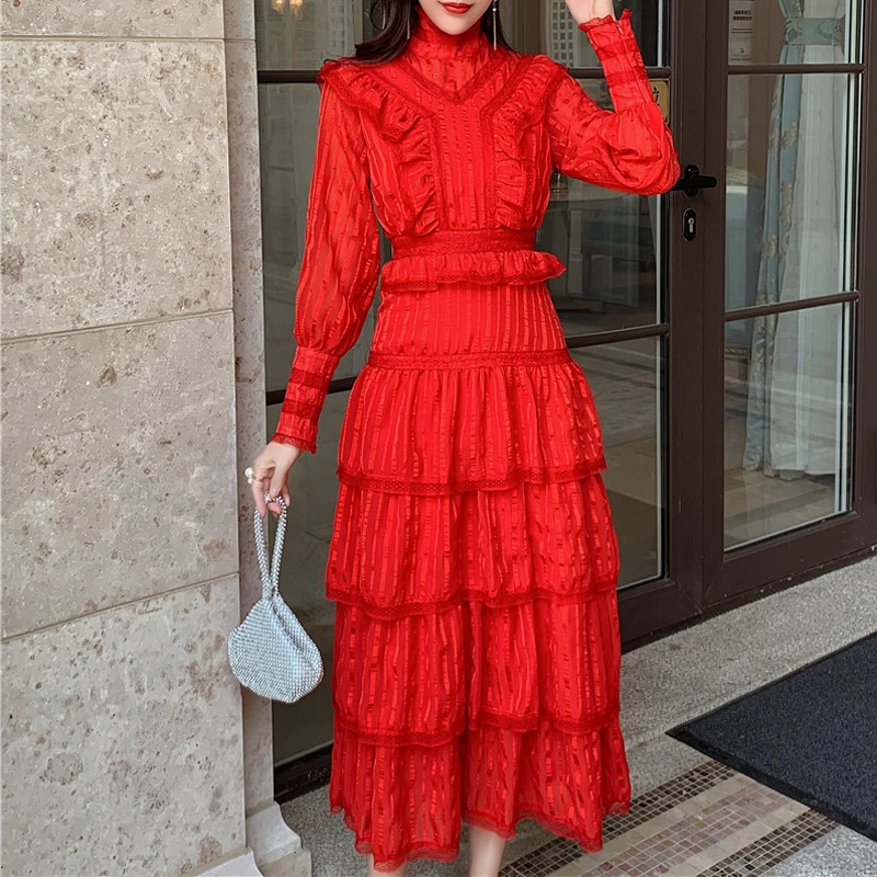 Осеннее элегантное кружевное платье в лоскутной технике вечерние принцессы