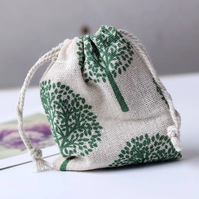 

Small fresh handmade blue and white cloth bag fashion gift jewelry bag 8*10cm portable retractable cloth bag packaging bag