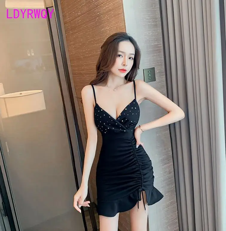 

LDYRWQY 2021 Summer Korean edition new sexy tight sequins hip wrap fashion V-neck halter dress