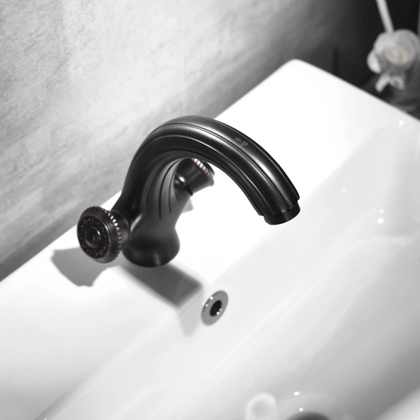 Смесители для раковины Черный смеситель с двойной ручкой крепление на раковину