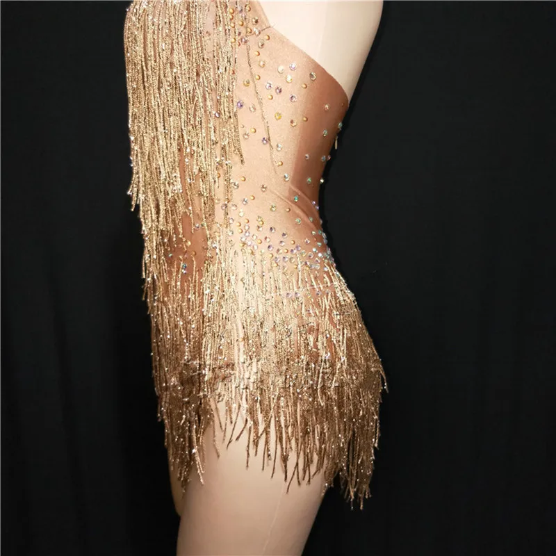 Женское боди с кисточками и кристаллами золотистого цвета | Тематическая одежда